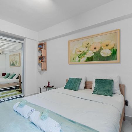 Central Studio Emerald Apartment Bucharest Luaran gambar